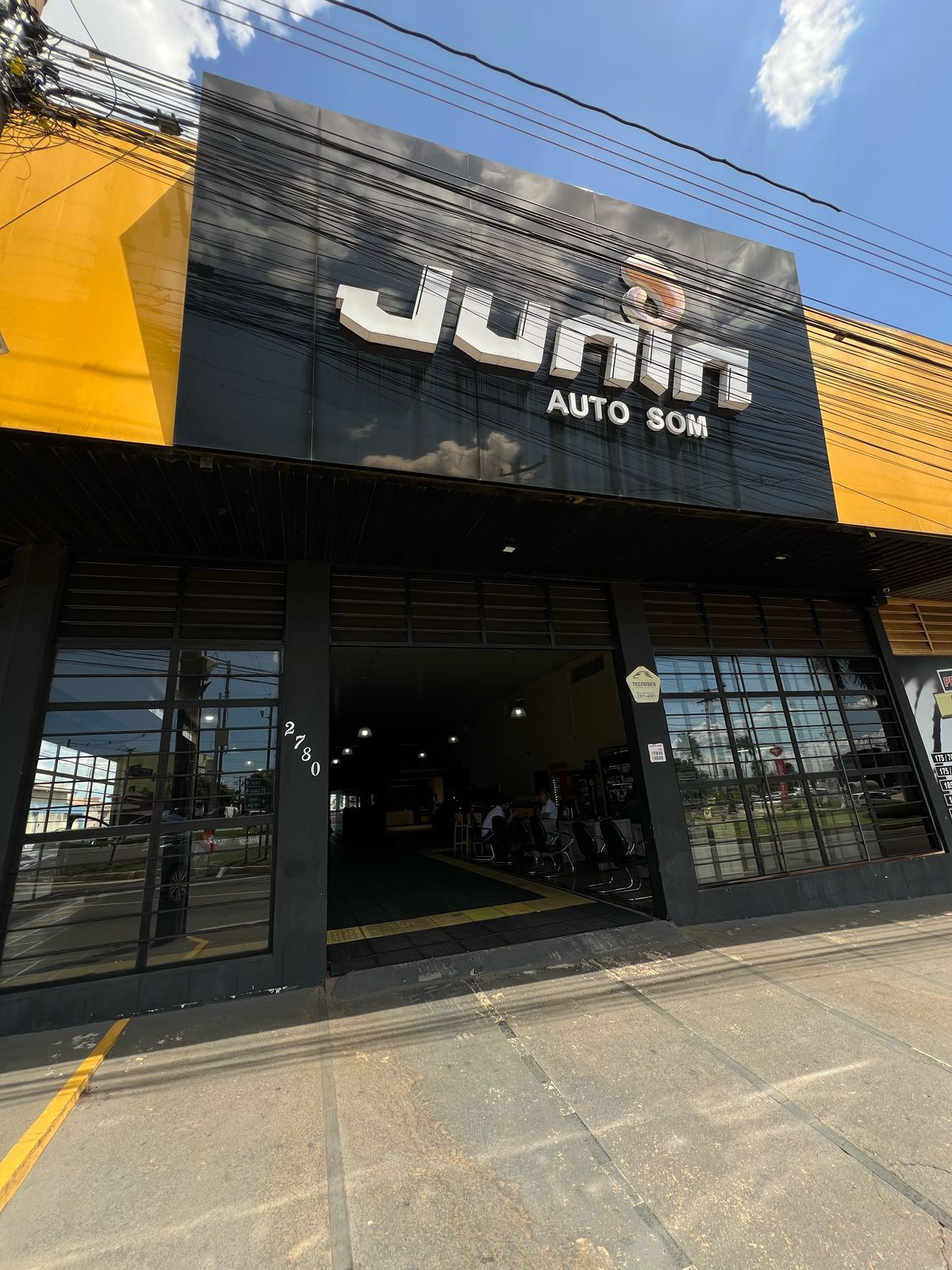 Fachada da Junin Auto Som Brasil Sul em Anápolis